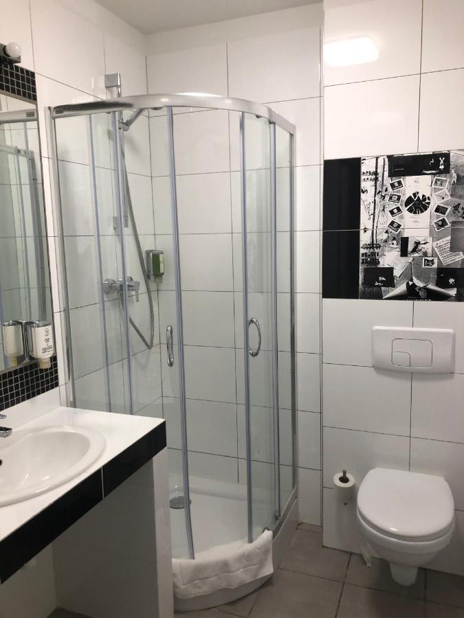 Hotel Dom Mlynarza à Zukczyn Extérieur photo