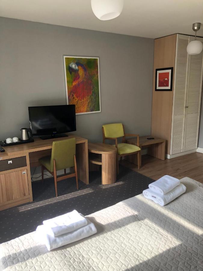 Hotel Dom Mlynarza à Zukczyn Extérieur photo